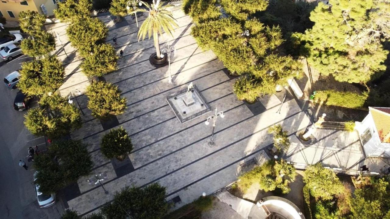 The Palace B&B And Apartments Santo Stefano di Camastra Kültér fotó