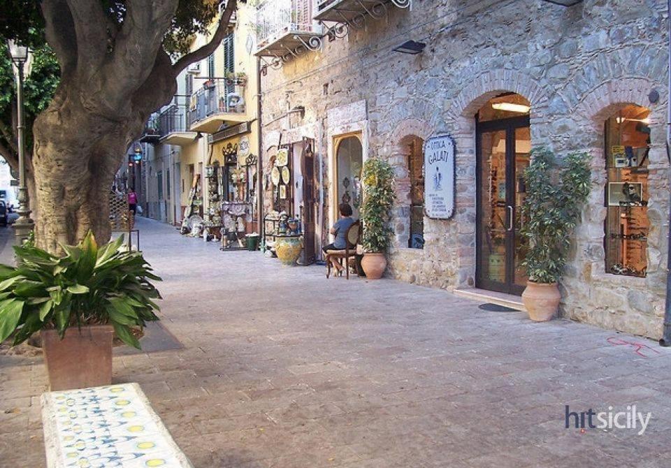 The Palace B&B And Apartments Santo Stefano di Camastra Kültér fotó