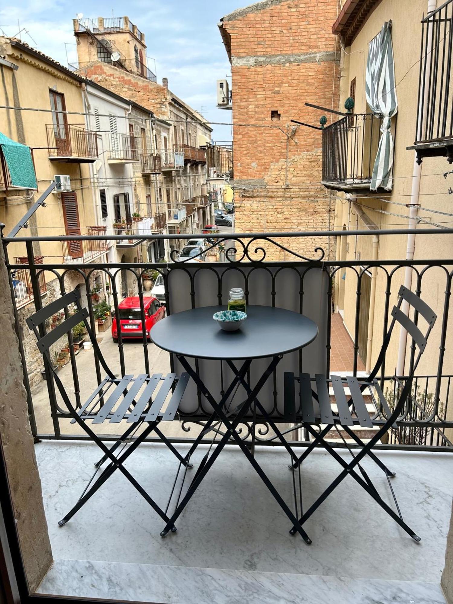 The Palace B&B And Apartments Santo Stefano di Camastra Kültér fotó