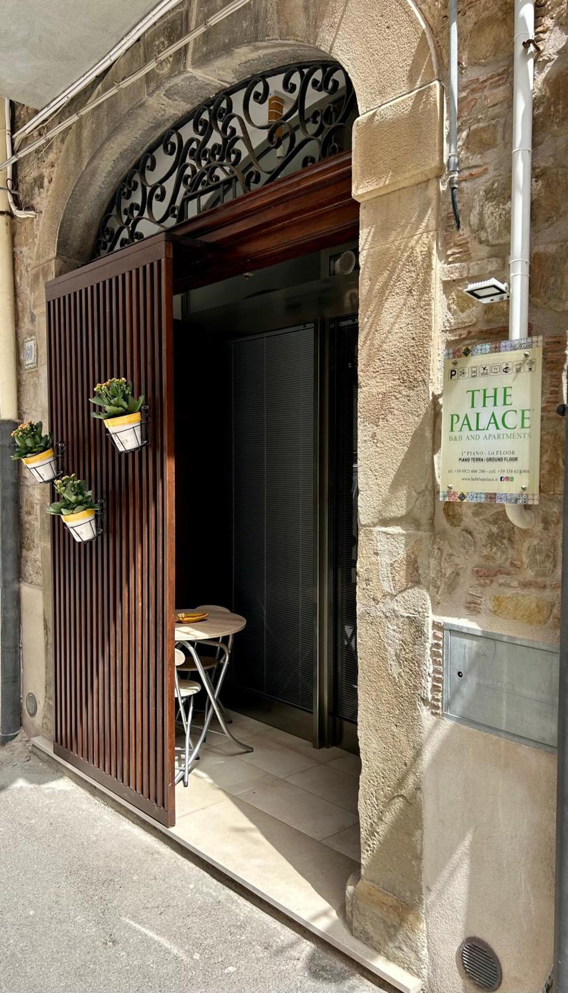 The Palace B&B And Apartments Santo Stefano di Camastra Kültér fotó