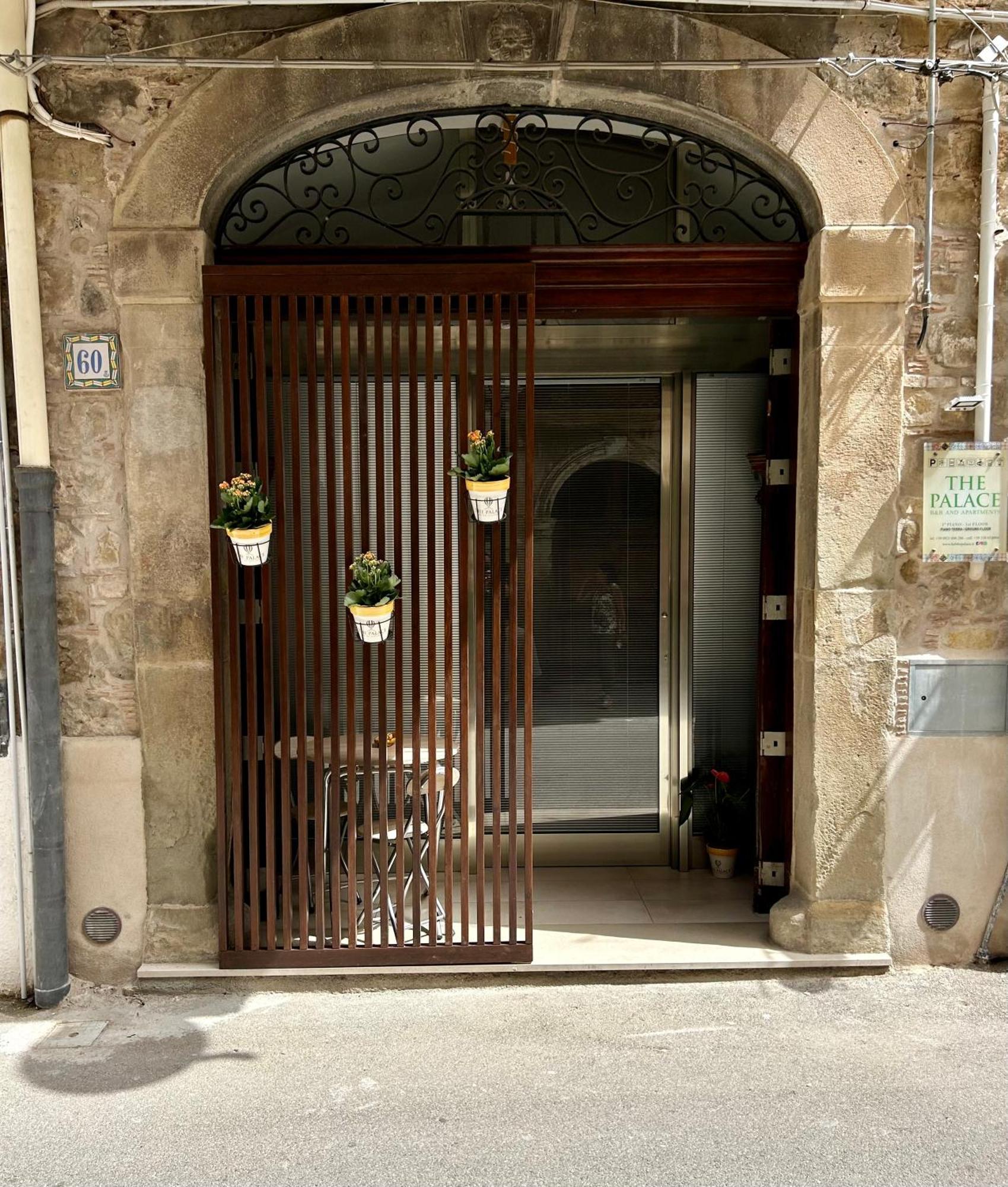 The Palace B&B And Apartments Santo Stefano di Camastra Kültér fotó